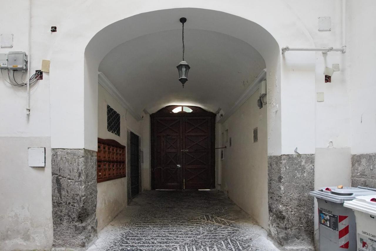 Отель Cartoline Di Napoli Экстерьер фото