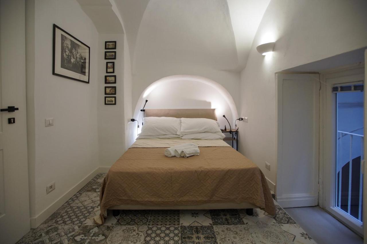 Отель Cartoline Di Napoli Экстерьер фото