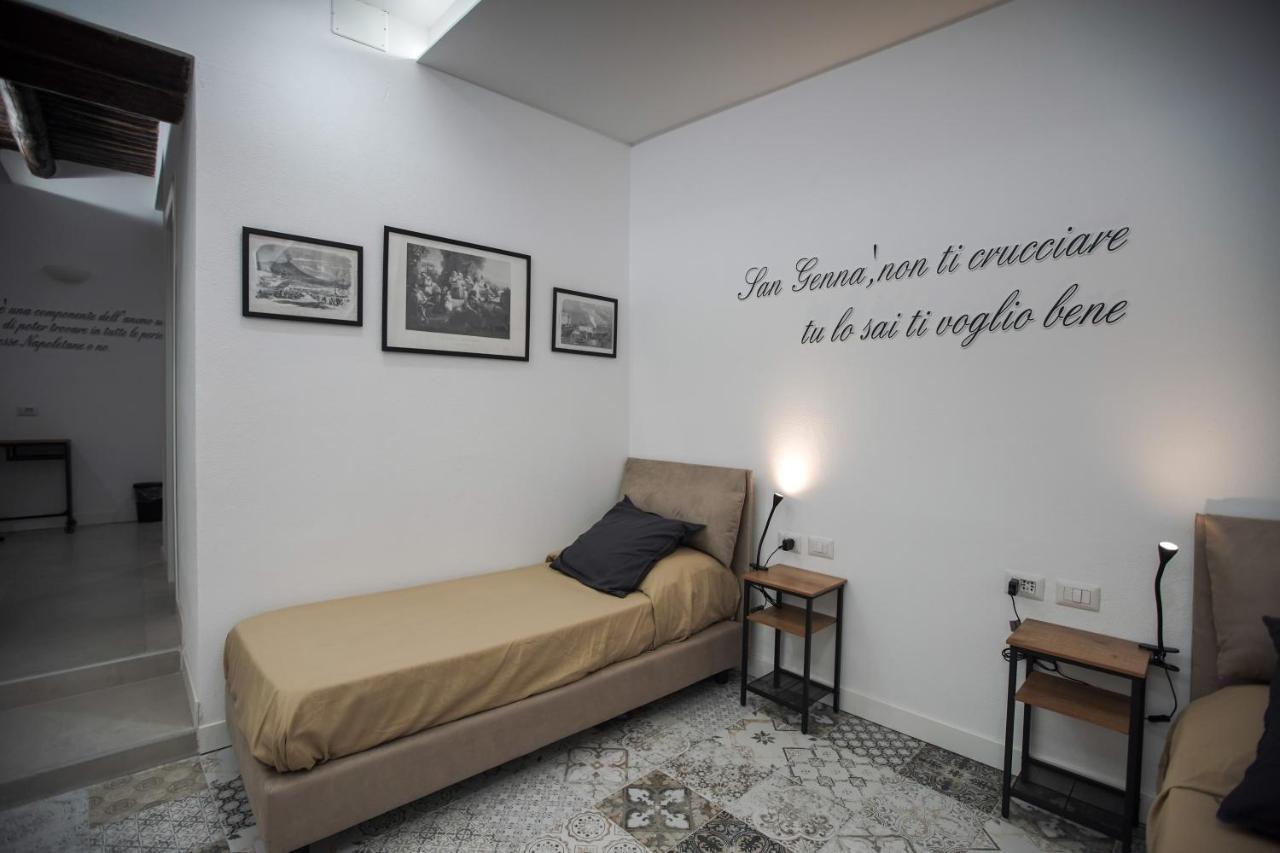 Отель Cartoline Di Napoli Экстерьер фото